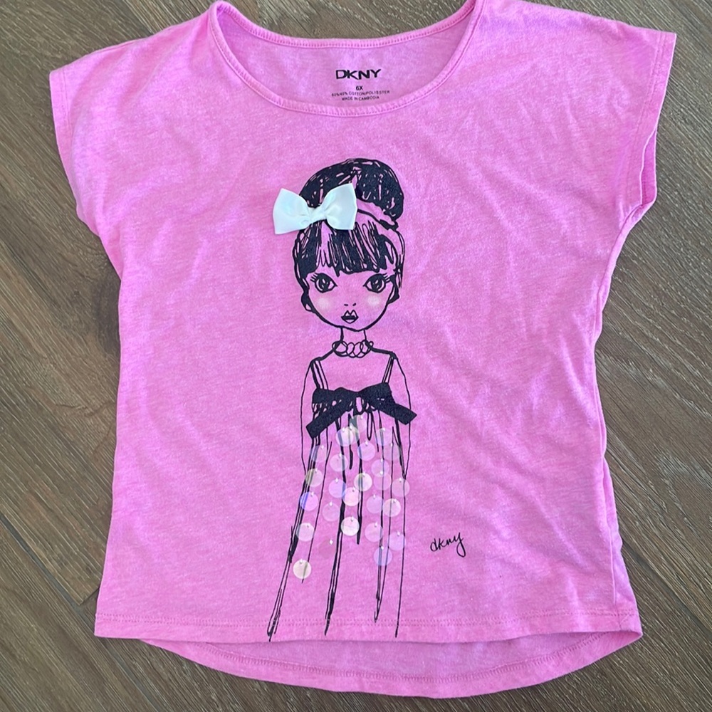 DNKY girls tee shirt. Size 6X.